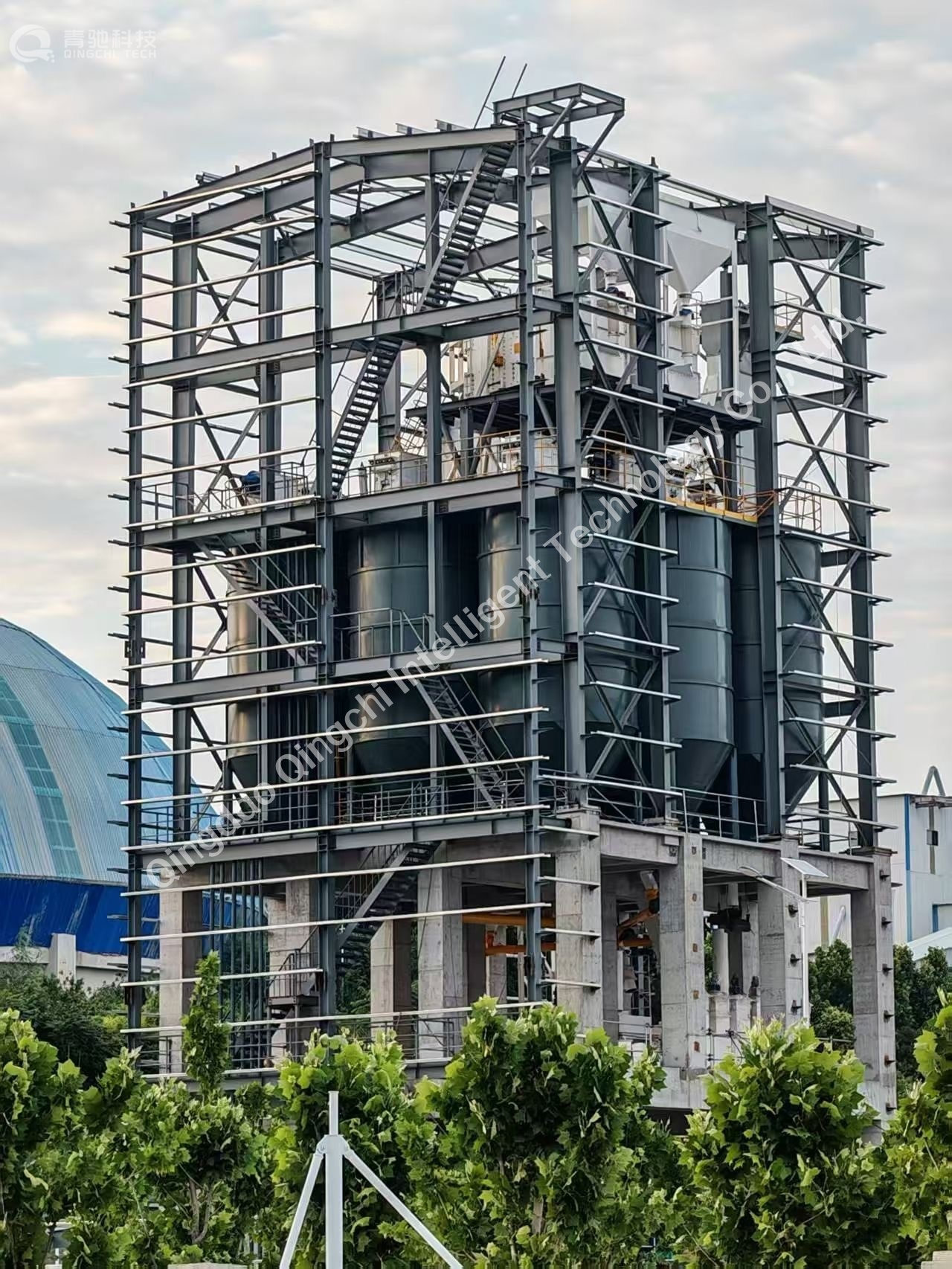 Latest company case about Custom Dry Mix Mortar Production Line Tailored for Colombian Client Enters Formal On-site Installation Stage